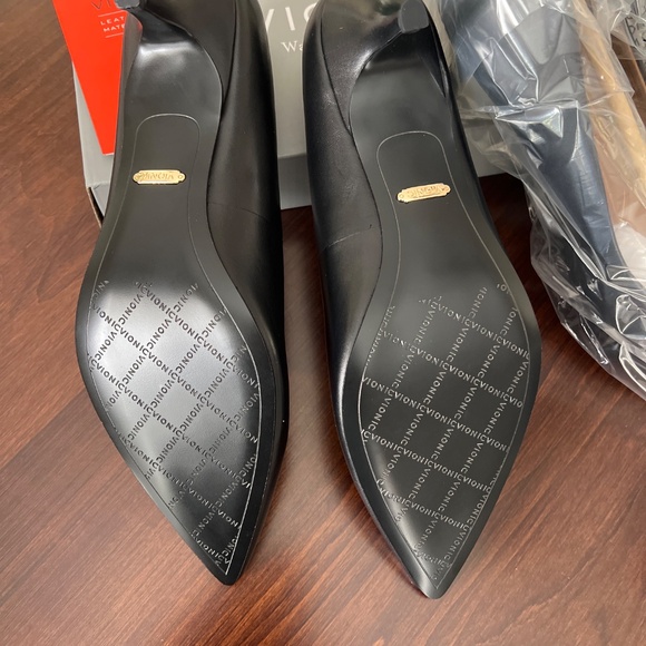 Vionic black kitten heels “Josie” New in box - Picture 3 of 5